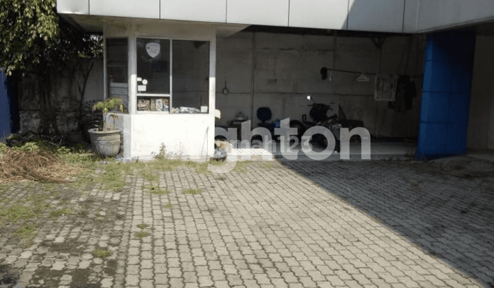 BANGUNAN GEDUNG EX BANK, PUSAT KOTA SURABAYA DIPONEGORO 2