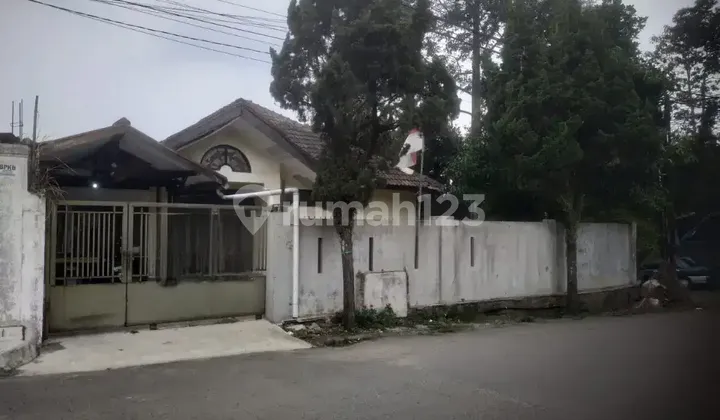 Rumah Hitung Tanah Dekat Jl Padjajaran Kota Bandung