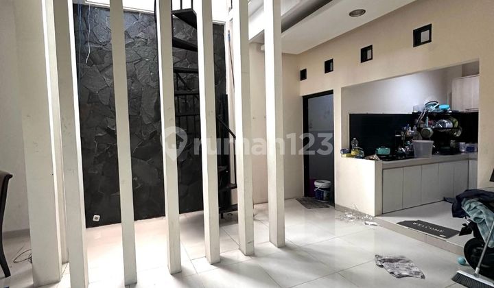 Modern Ready-to-Occupy House in Setiabudi Regency, Bandung