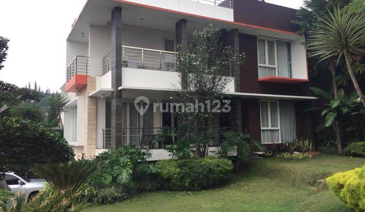 Rumah Modern Furnish Area Hijaudi Dago Bandung  1