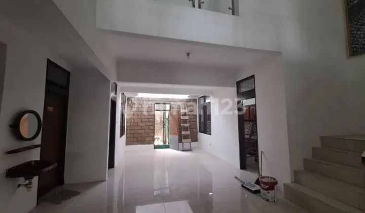 Newly Renovated Ready-to-Use House in Batununggal, Bandung City 2