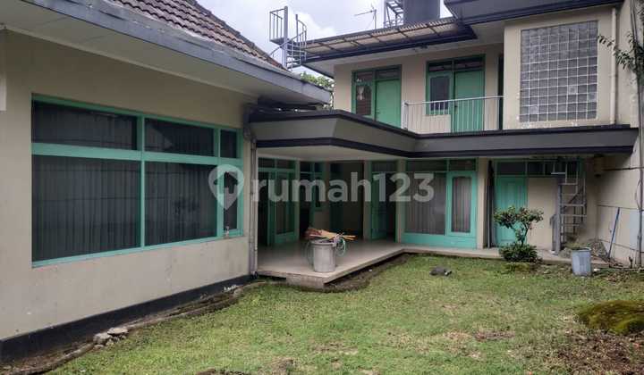 Rumah Classic Samping Jalan Dekat Sma 5&3 Bandung 1