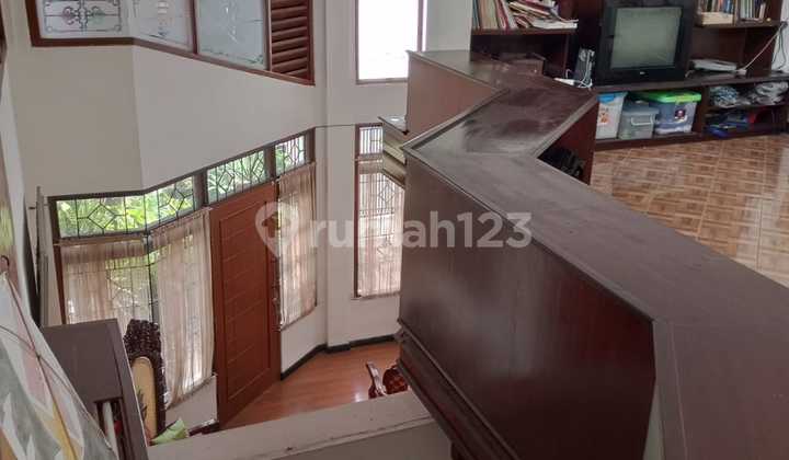 Rumah Modern Di Komplek Cikutra Dekat Dago Bandung