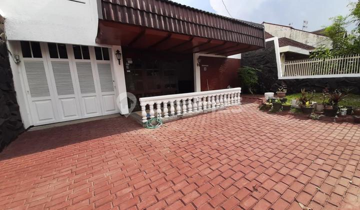 House in a Strategic Location, Cihapit Area, Riau, Bandung City 2