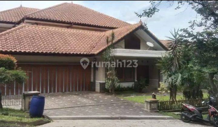 Rumah Semi Villa Iconic Kayu Siap Hui Dago Resort Bandung 1