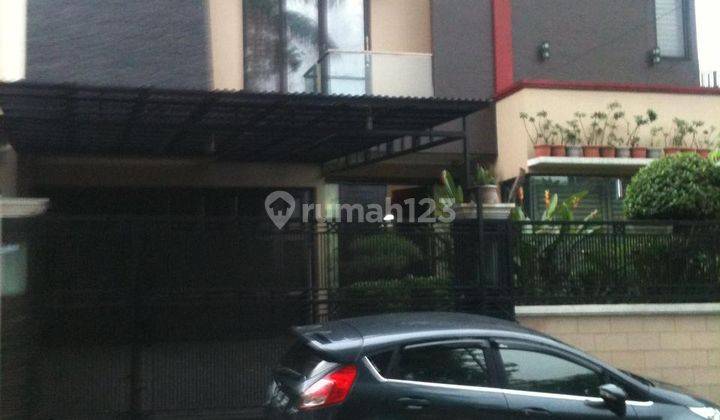 Rumah 2 Lantai Bagus Semi Furnished SHM di Cinere, Depok 2