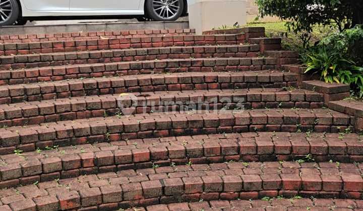 Luxury House in Bintaro, Strategic Location, Safe, Quiet, and Cool. 1