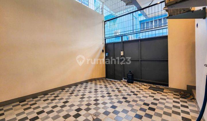 Dijual Kost Exclusive Baru Tomang, Jakarta 2