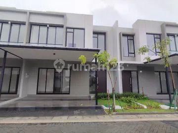 Dijual Cepat Rumah 2 Lantai Siap Huni, Semi Furnished.pik 2 Milenial, Cluster Florida 2