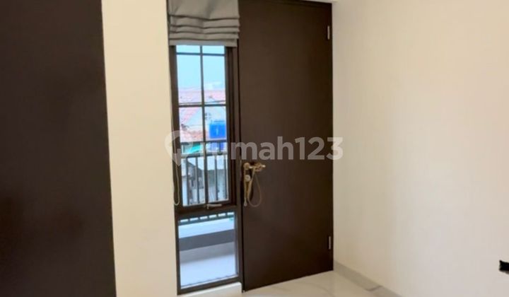 Dijual Cepat Rumah 2 Lantai Siap Huni, Baru Renovasi 2024 Melati Mas Regency, Tangerang