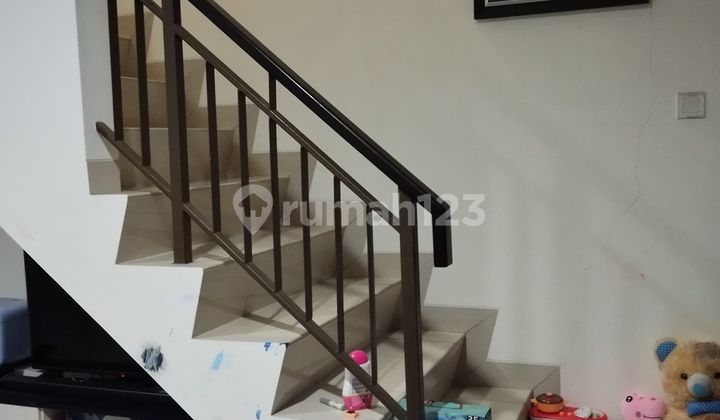 Dijual Cepat Rumah 2 Lantai Siap Huni, Bagus dan Terawat Perumahan Green Village, Cipondoh, Tangerang 2
