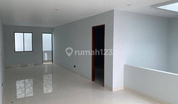 Murah Rumah Pluit Sakti Luas 168m2 SHM Modern Minimalis 4 Lt Hadap Utara Mewah Murah 2