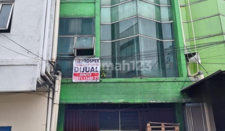 Terraced Shop House for sale on Jl. Ir H. Juanda, Cemp. Putih, Ciputat Tim. District, South Tangerang City, Banten, Ciputat 2