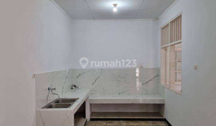 Di sewakan Rumah di Komp. Intercon,  Jakarta Barat Bagus 5