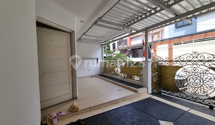 Rumah 1 Lantai Bergaya.modern Siap Huni Di Villa.kelapa 2.jakbar