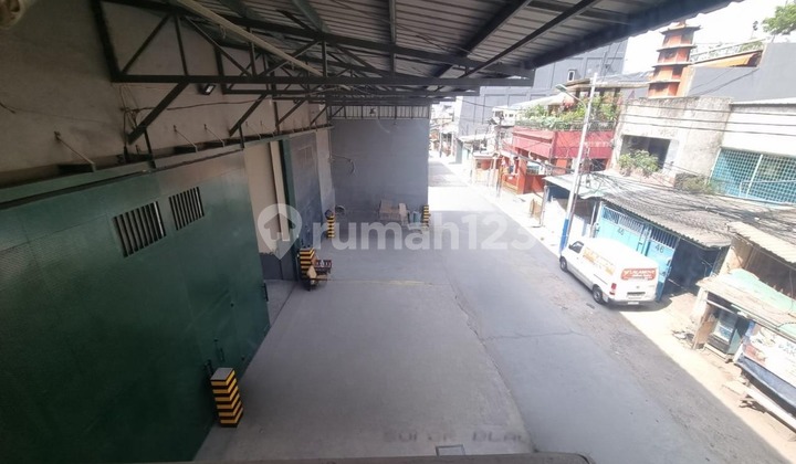 New Warehouse Renovated with a Very Large Area. 2-Ton Goods Lift. Container. Free from Thugs on Kertajaya Street, Penjaringan, North Jakarta. New Warehouse Renovated with a Very Large Area. 2-Ton Goods Lift. Container. Free from Thugs on Kertajaya Street, Penjaringan, North Jakarta.