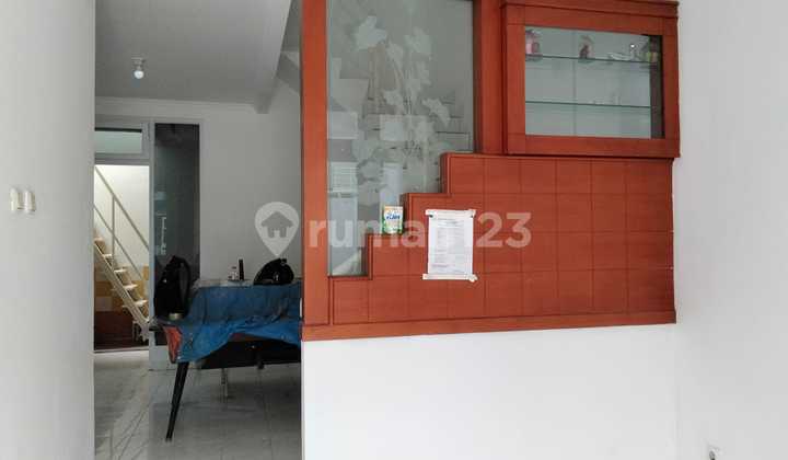 Rumah Bagus Baru Renovasi Di Perumahan Puri Media, Jl. Kembangan Raya Dekat Akses Pintu Tol. Dekat Puri Mall Dan Lippomal 1