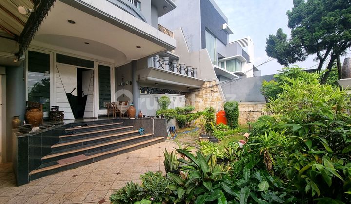 Rumah 2 Lantai, Dengan Row Jalan Lebar, Posisi Hook Di Taman Aries Jakarta Barat