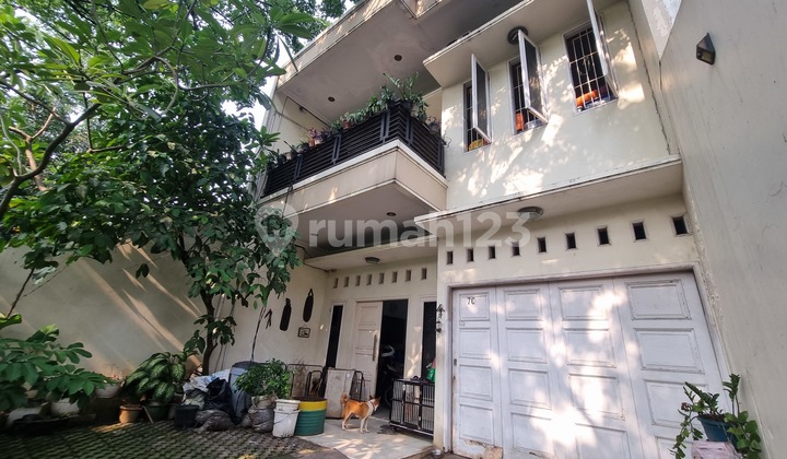 Rumah 2 Lantai Mempunyai Luasan Yg Besar Di Joglo Kav Hankam Jakbar