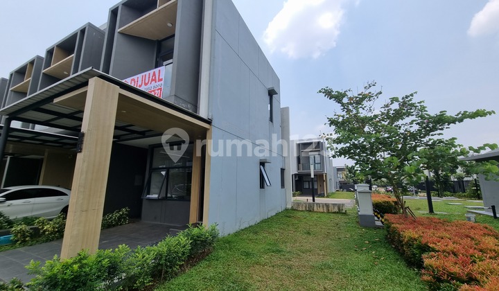 Two-Story New House Corner Position with Extra Land. Facing the Residential Park in Tanakayu BSD, Svani Cluster. 2