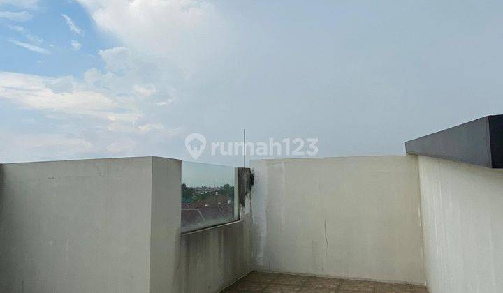 Rumah 3 Lantai Siap Huni di Modernland Golf 2