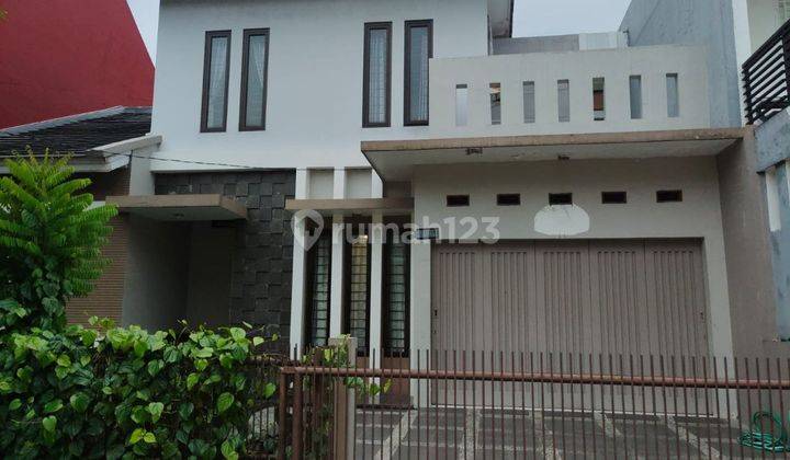 Dijual rumah bagus area Kemang Pratama Bekasi 2 Lantai 1