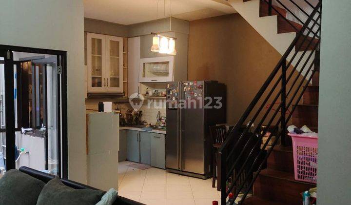 Dijual rumah bagus area Kemang Pratama Bekasi 2 Lantai 2