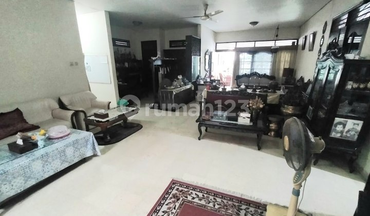 Rumah Bagus dan Luas Lingkungan Asri Dekat Tol di Jatiwaringin Jakarta (Mm) 2