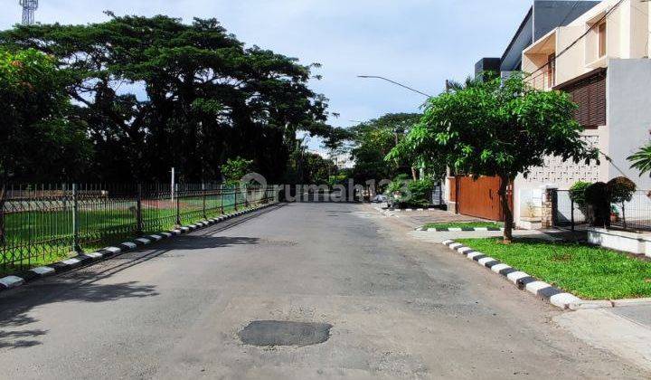 Dijual rumah apik terawat bagus siap huni posisi di hook area perumahan di Rawalumbu 4