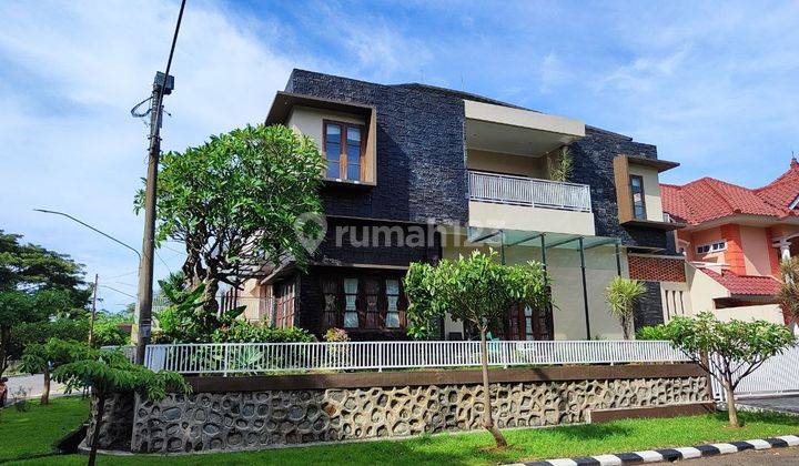 Dijual rumah apik terawat bagus siap huni posisi di hook area perumahan di Rawalumbu 3