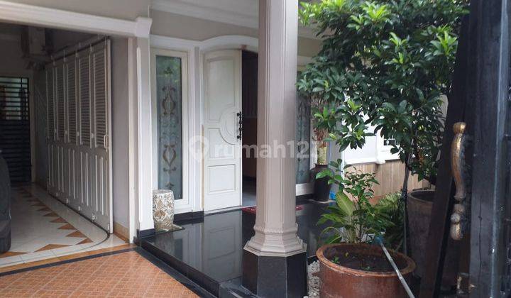 Dijual rumah bagus area Tebet Jakarta 2