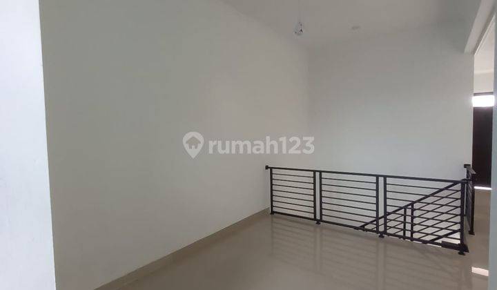 Rumah kpr 2 lantai di jatikramat bekasi deket tol jatibening 7