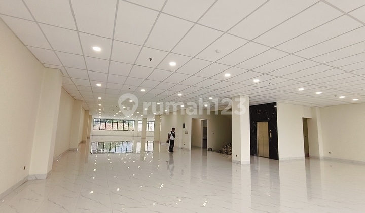 New Mini Building Menteng ada lift parkir 50 mobil