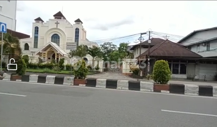 kavling pinggir jalan jl Gajah Mada Pontianak  1