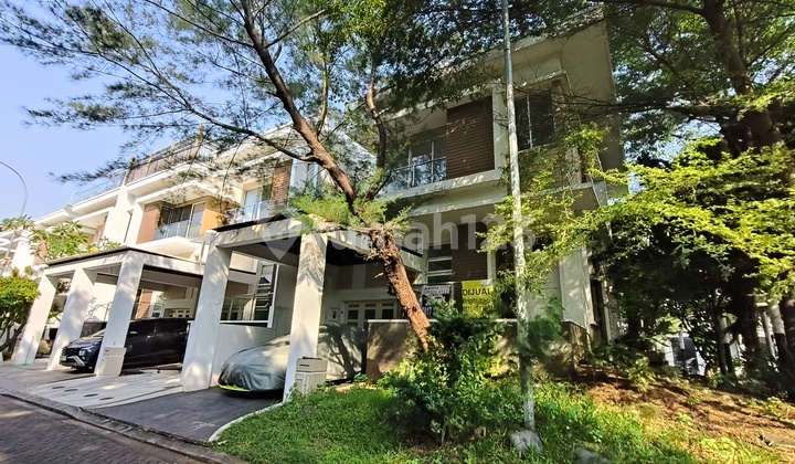 Golf Residence Kemayoran Posisi Huk Ada Taman Samping Rumah Golf Residence Kemayoran Posisi Huk Ada Taman Samping Rumah