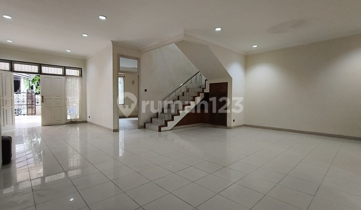 Janur Elok Prime Blok, Boulevard Jalan Lebar