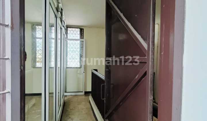 Mengjhadap jalan raya bungur 2 gandeng Mengjhadap jalan raya bungur 2 gandeng