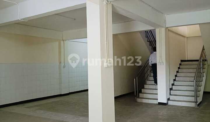 Mengjhadap jalan raya bungur 2 gandeng Mengjhadap jalan raya bungur 2 gandeng