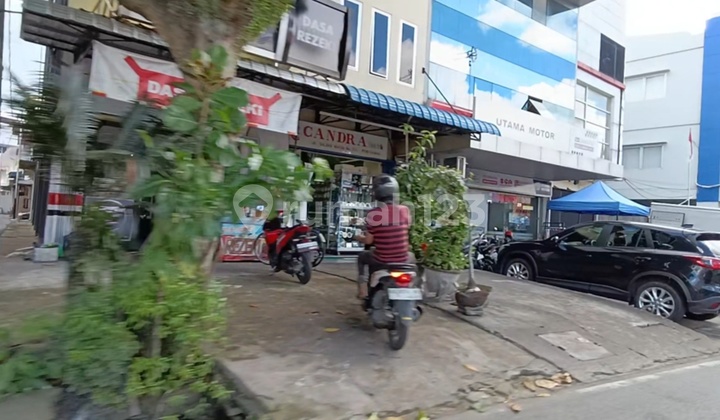 kavling pinggir jalan jl Gajah Mada Pontianak  2