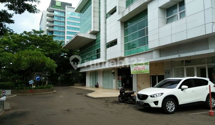 The Linq Hadap Jalan Griya Utama 2