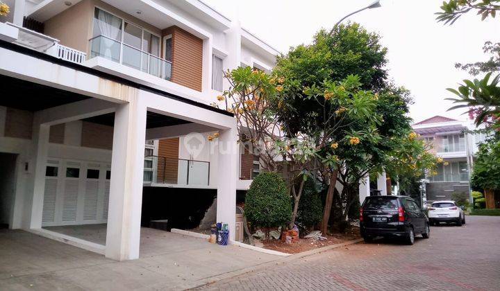 Golf Residence Kemayoran view depan rumah kolam renang club house 1