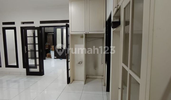 Rumah 2 Lantai Tengah Kota