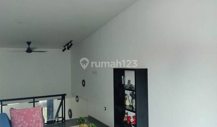 Rumah cantik 2 lantai KBP 2