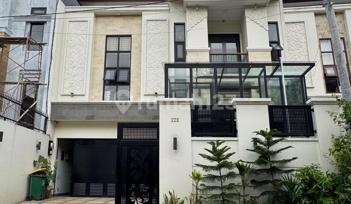 Rumah Mewah Area Lebak Bulus Siap Huni Lengkap Dengan Kolam Renang 2