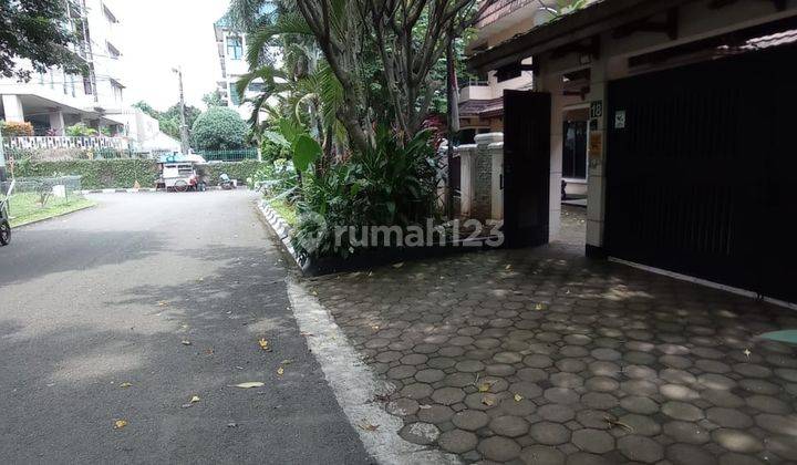 Rumah secondary Terawat Lokasi Premium Pondok Indah 2