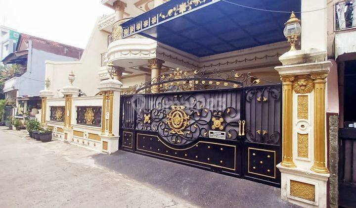 Rumah Mewah Terawat Siap Huni Dengan Model Classic 2