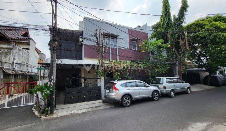 Rumah Jual Cepat Bonus Kost2 akses Jalan 2 Mobil Tebet 1