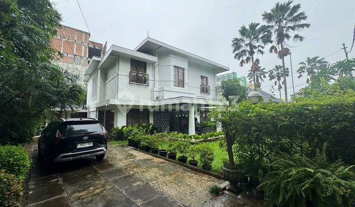 Rumah Dengan Tanah Luas Area Menteng Jakarta Pusat 2