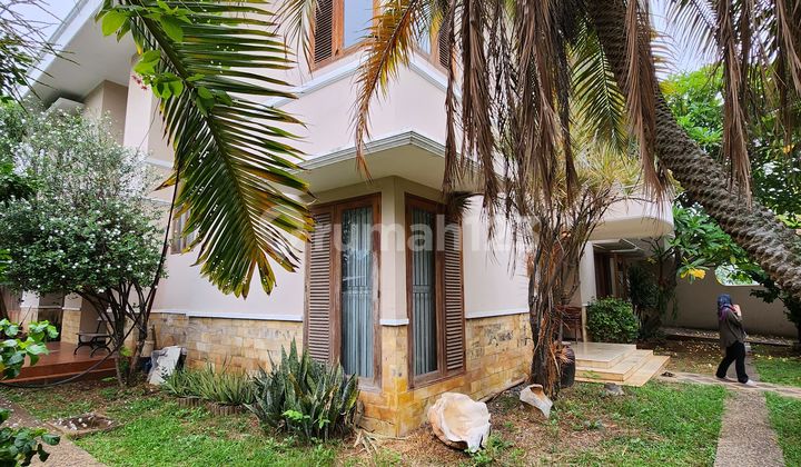 Rumah Cempaka Putih Posisi Hook Jalan Lebar Jakarta Pusat