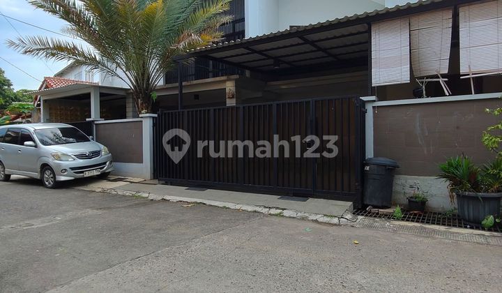 Beautiful House With Sturdy Building on Hankam Main Road